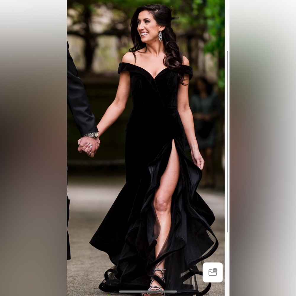 Mac Duggal Size 4 Off The Shoulder Velvet Tiered Ballgown